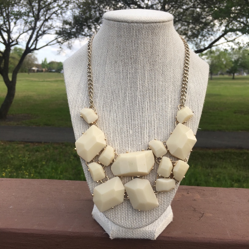 Statement Necklace - Picture 3 of 4